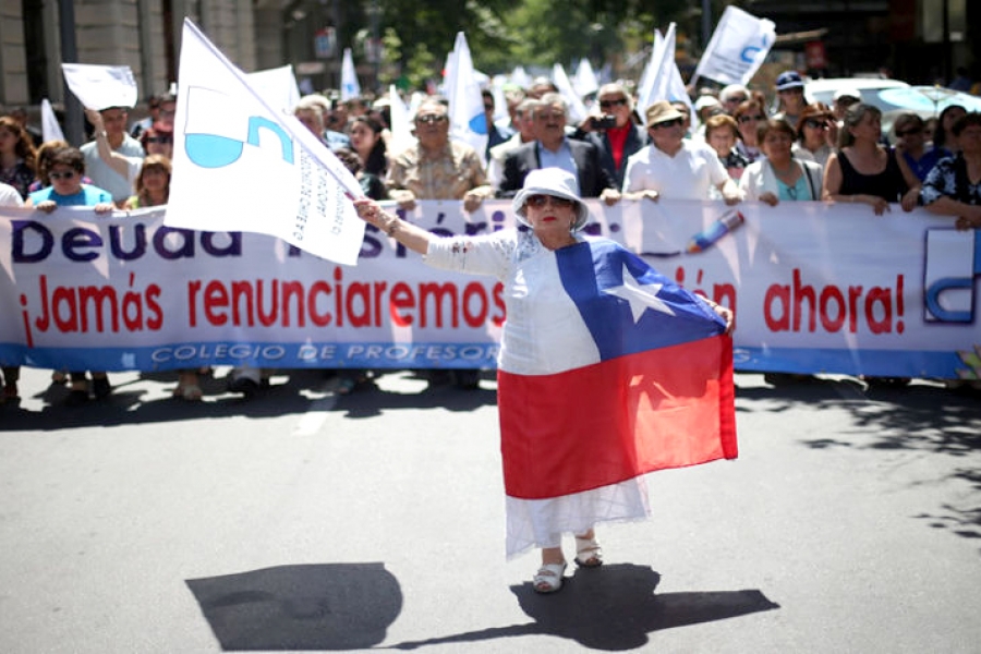 Chile: Profesores marchan por Santiago para exigir pago de “deuda histórica”