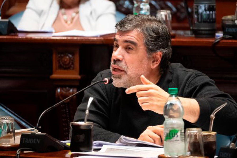 Parlamento a la CNT